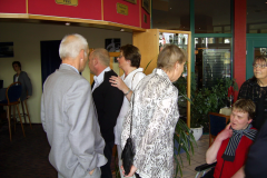 067-die-ersten-bekannten-Gesichter-treffen-ein