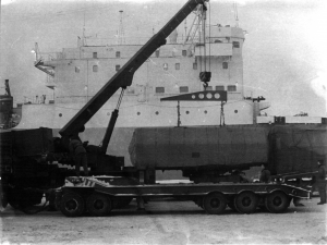 Entladung und Vormontage im Rostocker Hafen